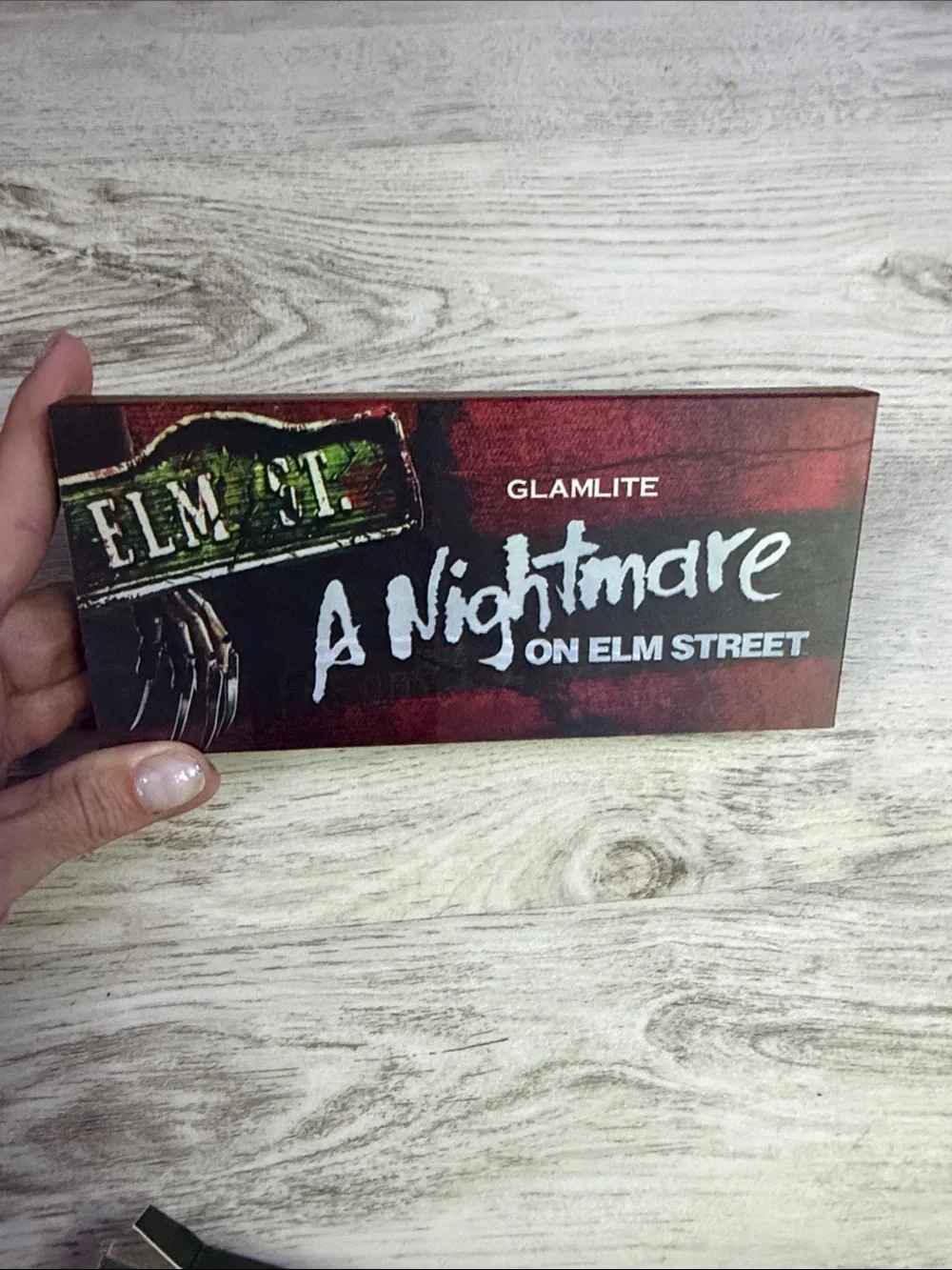 Glamlite Friday the 13th Camp Crystal Lake Eyeshadow Palette - Red